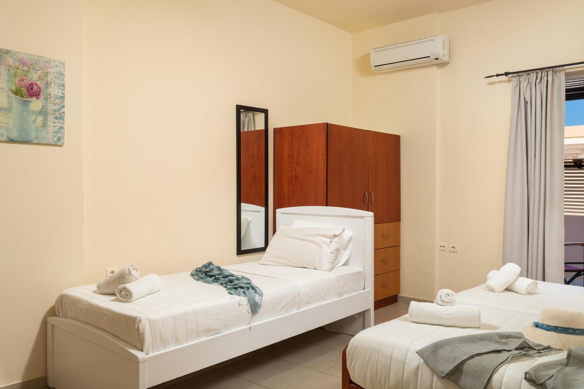 Evdokia Αpartments & Dimitra Village Agia Marina 外观 照片
