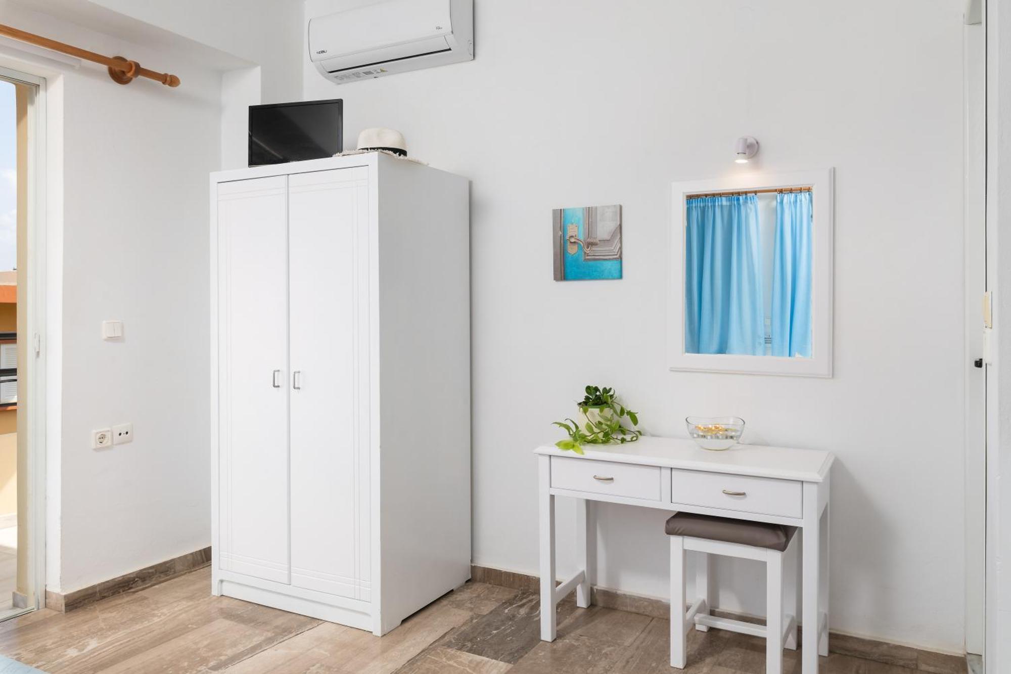 Evdokia Αpartments & Dimitra Village Agia Marina 外观 照片