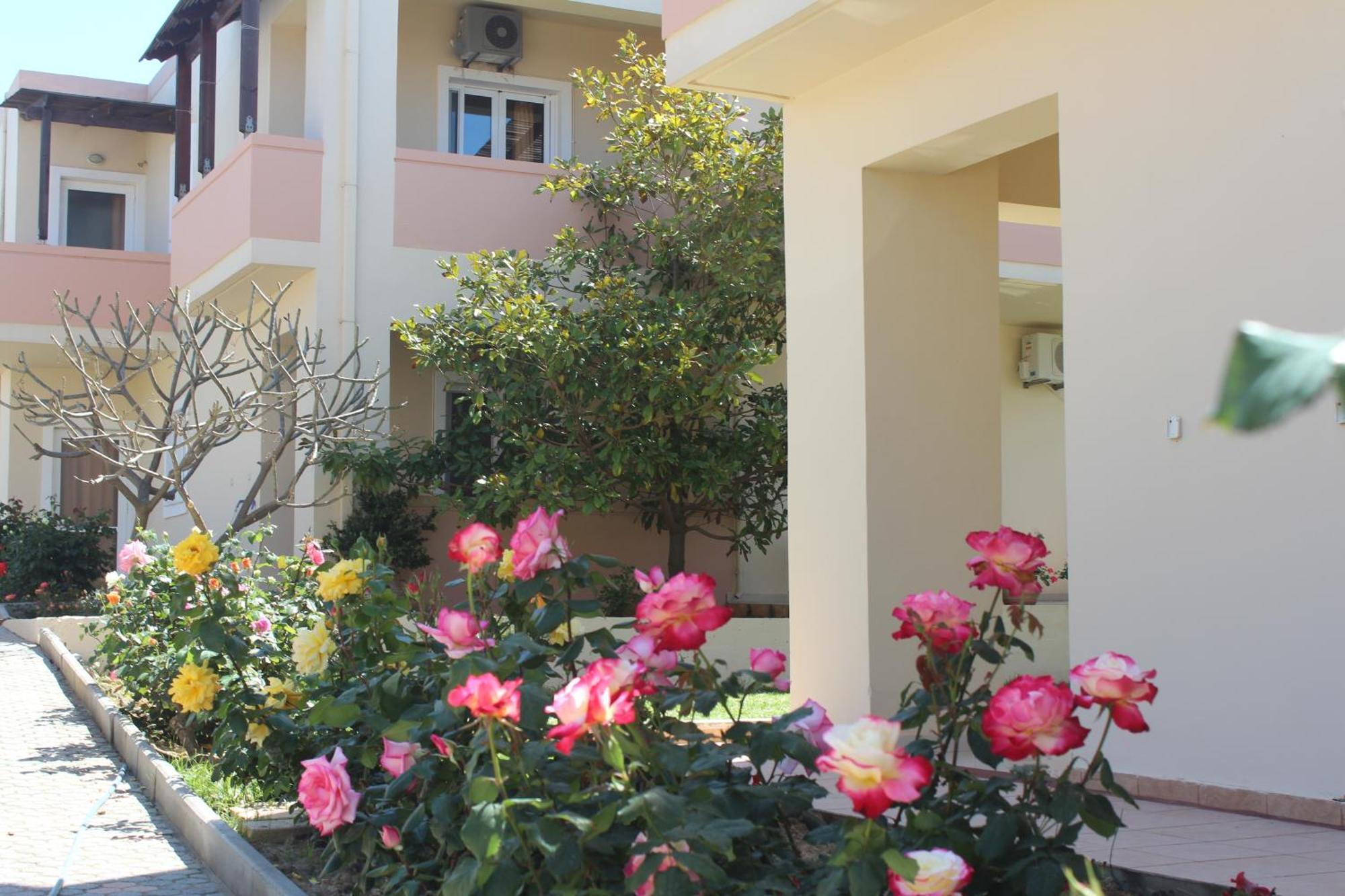 Evdokia Αpartments & Dimitra Village Agia Marina 外观 照片